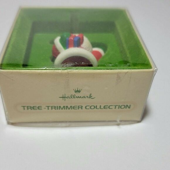Hallmark Ornament Santa Claus Tree Trimmer Collect - Picture 7 of 12